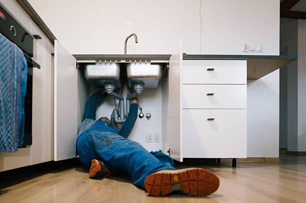 Professional Leak Detection technician working in Mount Olive, IL